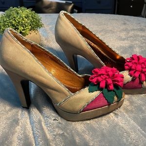 Poetic License London Pop Star floral  Pumps 7